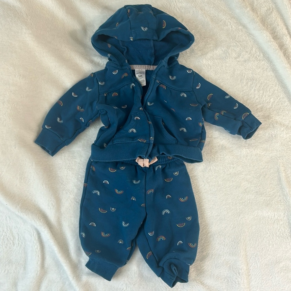 Matching sweatsuit with zipper